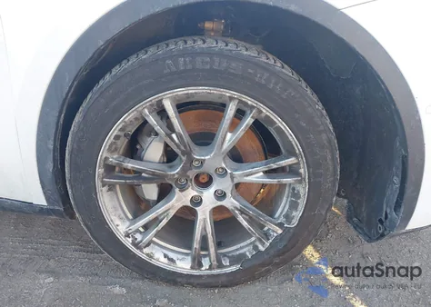 2020 Tesla Model Y Long Range Dual Motor All-Wheel Drive z USA, uszkodzony, nr VIN 5YJYGDEEXLF037010